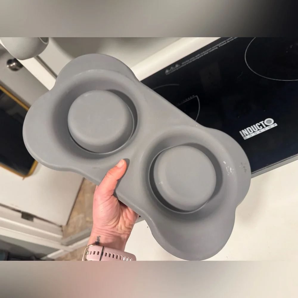 Frisco’s Gray Stainless Steel Pet Bowl and Mat Set